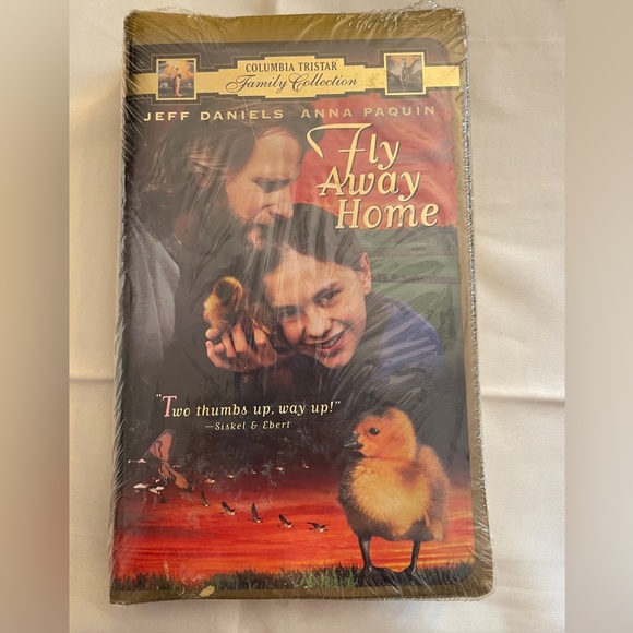 NEW Fly Away Home VHS - Picture 1 of 4